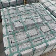 Гранитная брусчатка пилено-колотая Грей верх колотый